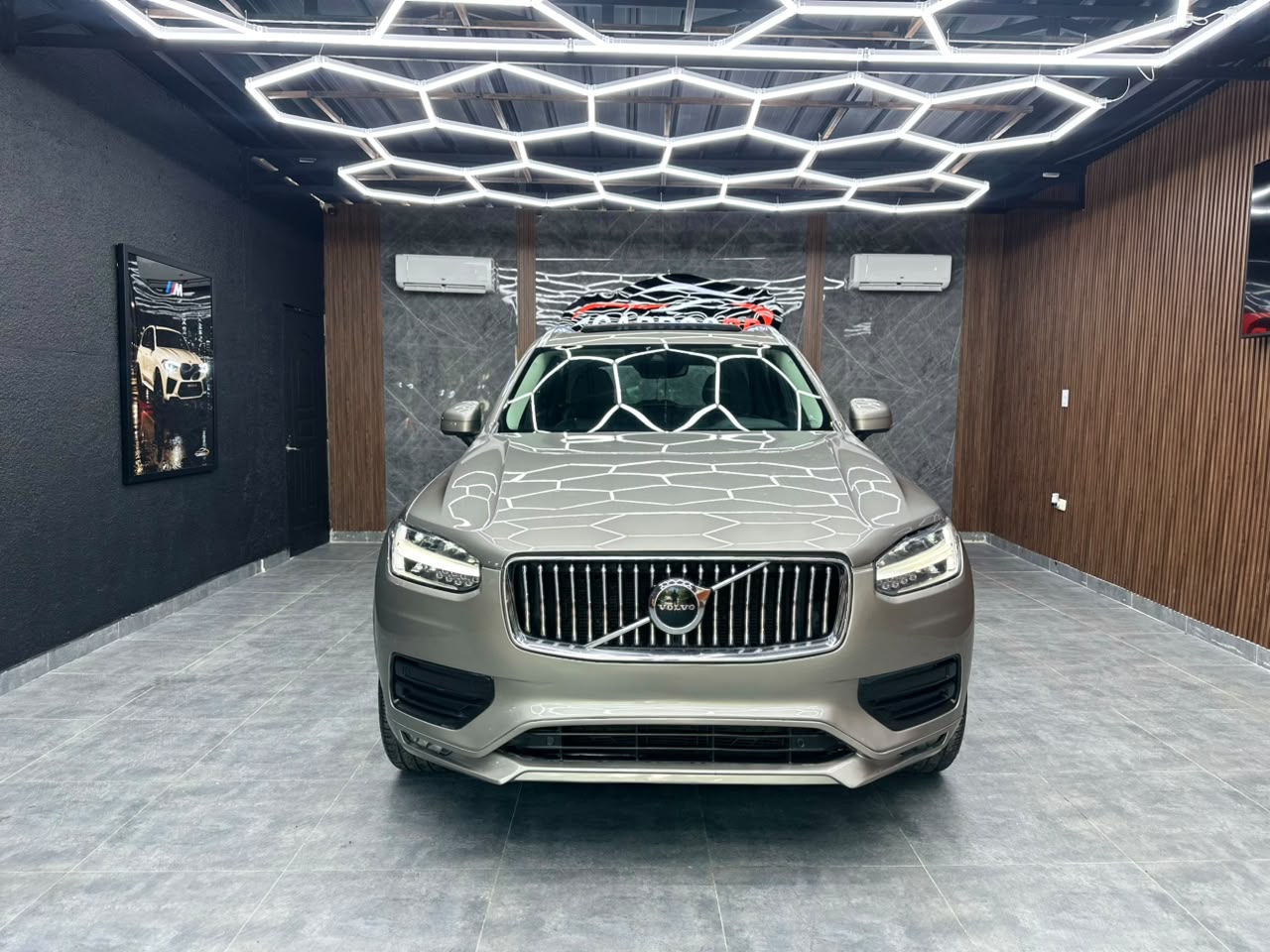 VOLVO MOMENTUN B6 AWD 2022